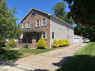 17 Garrett St, Cedar Grove Twp., NJ 07009