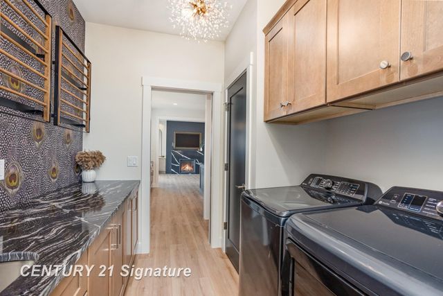 72 E Grove Court, Freeland, MI 48623