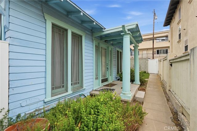 922 S Pacific Coast, Redondo Beach, CA 90277