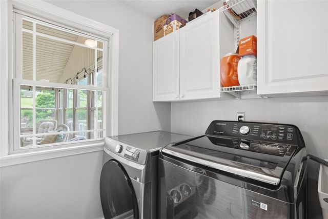 333 Warrick Dr, Seven Fields Boro, PA 16046