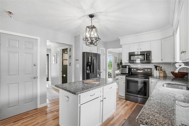333 Warrick Dr, Seven Fields Boro, PA 16046