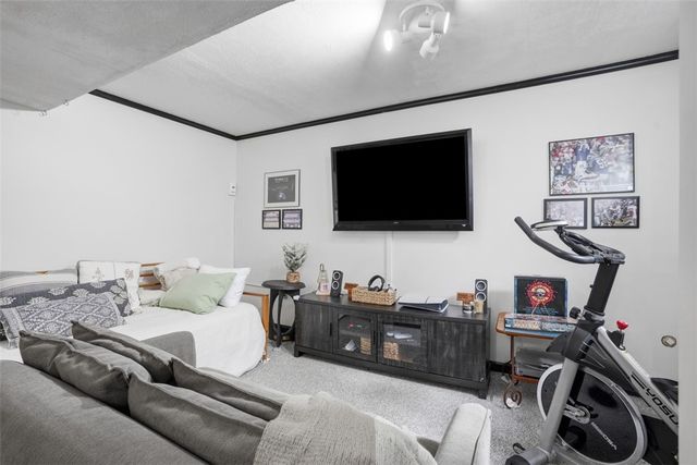 333 Warrick Dr, Seven Fields Boro, PA 16046