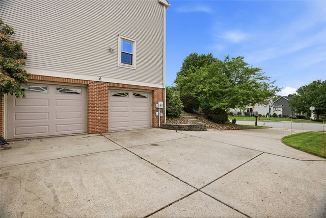 333 Warrick Dr, Seven Fields Boro, PA 16046