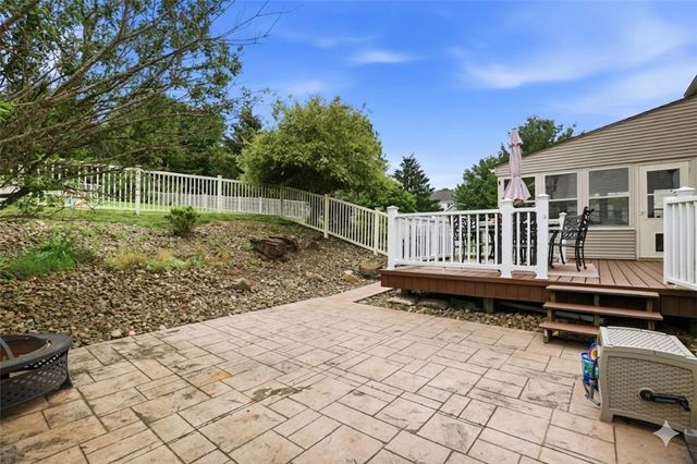 333 Warrick Dr, Seven Fields Boro, PA 16046