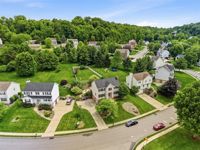 333 Warrick Dr, Seven Fields Boro, PA 16046
