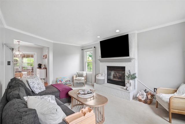333 Warrick Dr, Seven Fields Boro, PA 16046