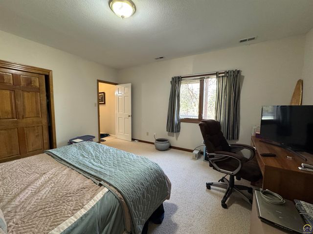5445 NW Brickyard RD, Topeka, KS 66618