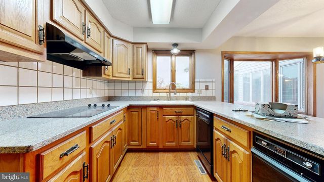 40 MARSTON DR, Martinsburg, WV 25403