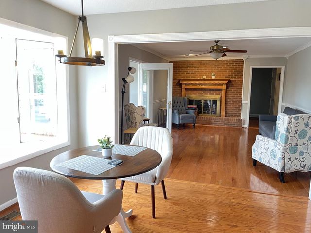 40 MARSTON DR, Martinsburg, WV 25403