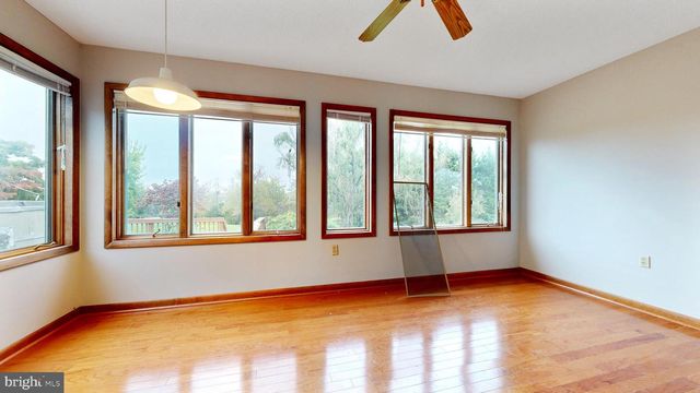 40 MARSTON DR, Martinsburg, WV 25403