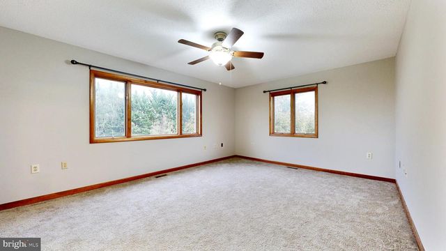 40 MARSTON DR, Martinsburg, WV 25403