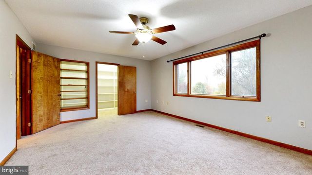 40 MARSTON DR, Martinsburg, WV 25403