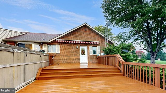 40 MARSTON DR, Martinsburg, WV 25403
