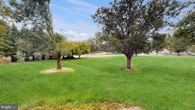 40 MARSTON DR, Martinsburg, WV 25403