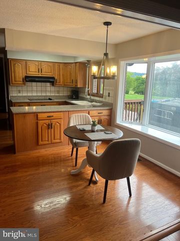 40 MARSTON DR, Martinsburg, WV 25403