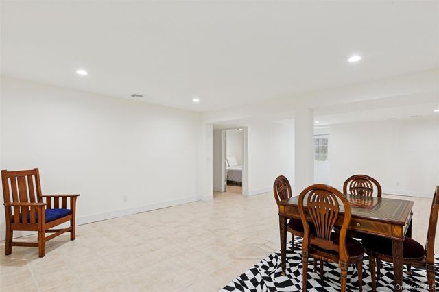 34 Starboard Road, Hampton Bays, NY 11946