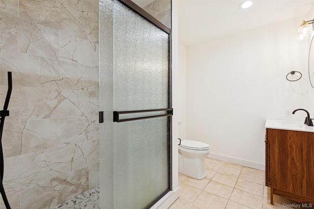 34 Starboard Road, Hampton Bays, NY 11946