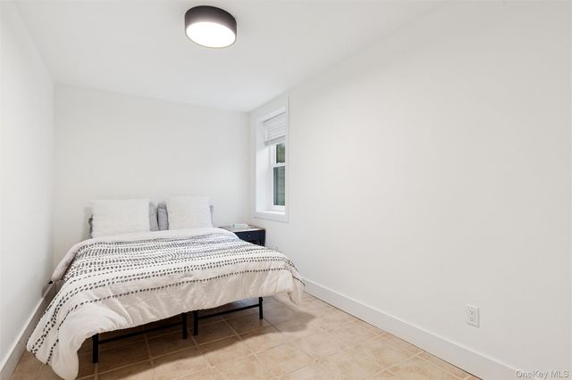 34 Starboard Road, Hampton Bays, NY 11946