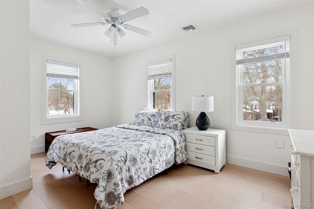 34 Starboard Road, Hampton Bays, NY 11946