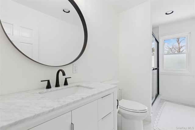 34 Starboard Road, Hampton Bays, NY 11946