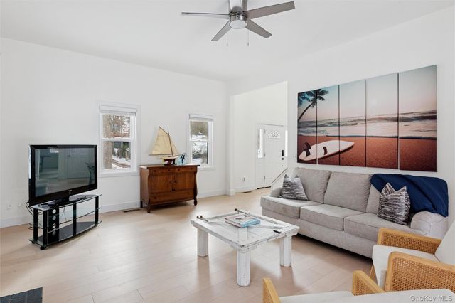 34 Starboard Road, Hampton Bays, NY 11946