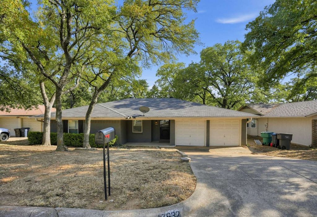 7632 Beckwood Drive, Fort Worth, TX 76112 — exterior