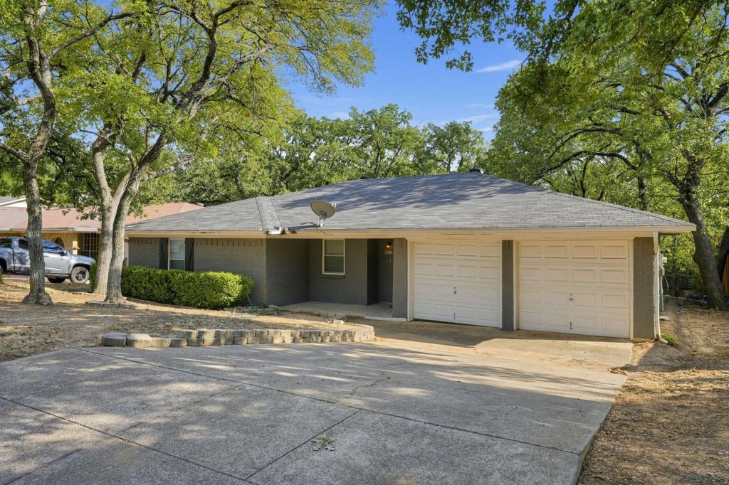 7632 Beckwood Drive, Fort Worth, TX 76112 — photo 2