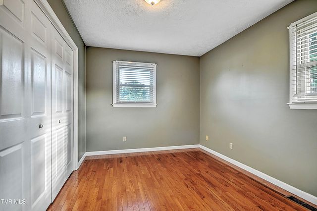 542 Mosswood Lane, Bristol, VA 24201