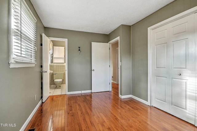 542 Mosswood Lane, Bristol, VA 24201