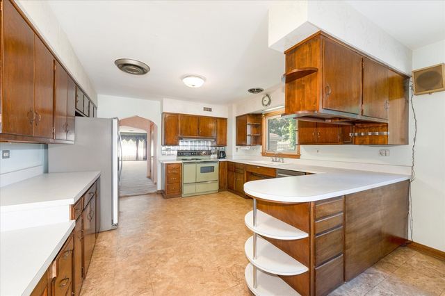 418 East End Avenue, Hillside, IL 60162