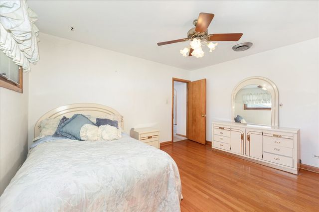418 East End Avenue, Hillside, IL 60162