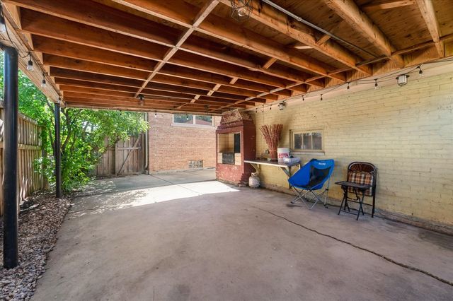 418 East End Avenue, Hillside, IL 60162