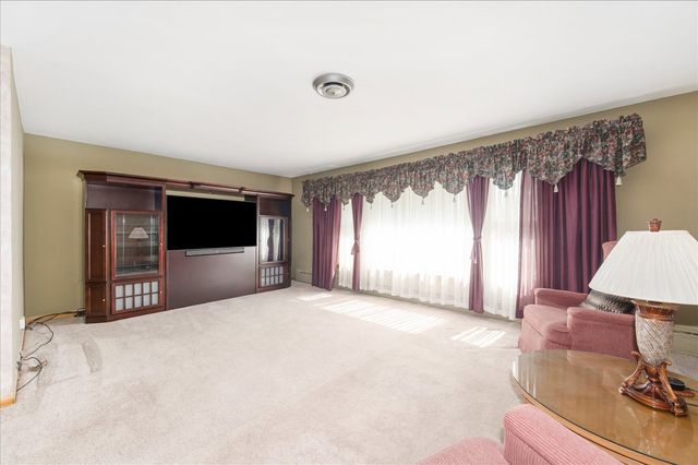 418 East End Avenue, Hillside, IL 60162