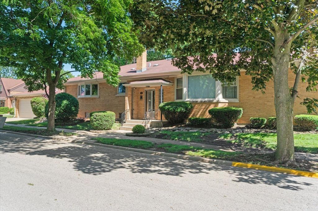 418 East End Avenue, Hillside, IL 60162