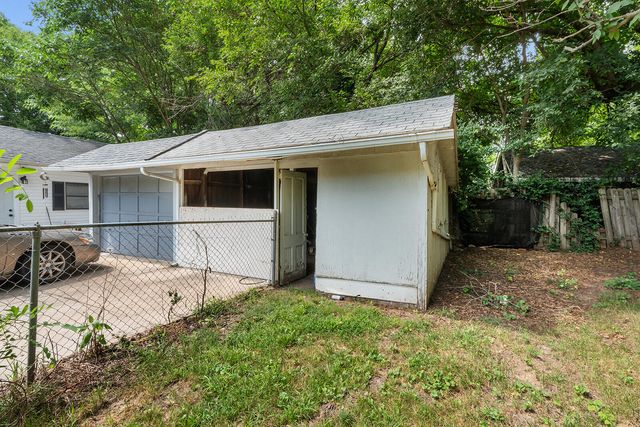 1605 E Cairo Street, Springfield, MO 65802
