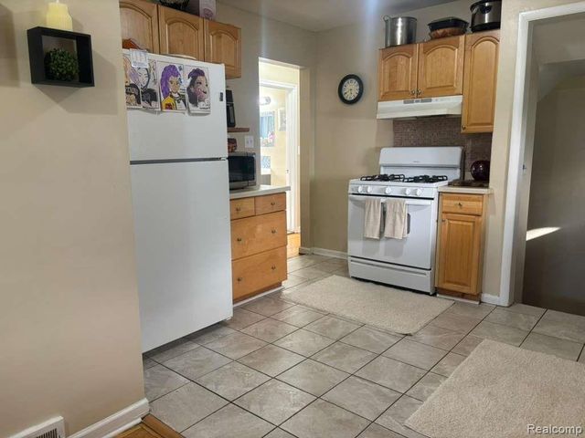 26126 N 26126 STUDENT Avenue, Redford Charter Township, MI 48239