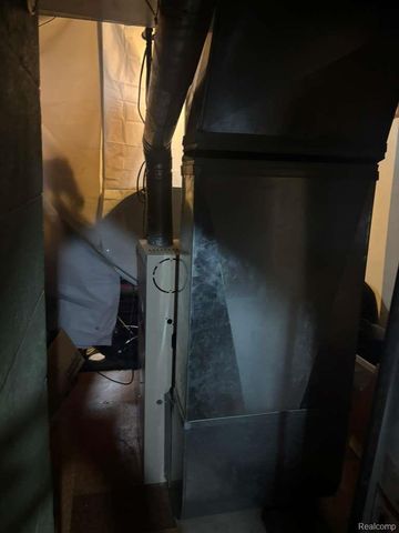 26126 N 26126 STUDENT Avenue, Redford Charter Township, MI 48239