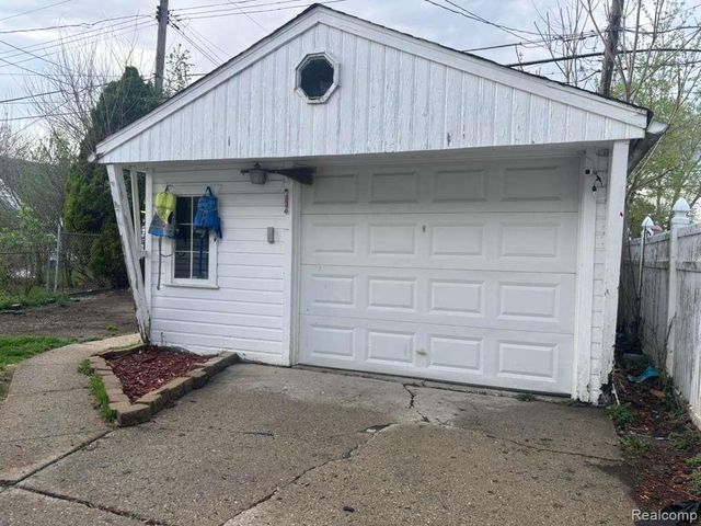 26126 N 26126 STUDENT Avenue, Redford Charter Township, MI 48239