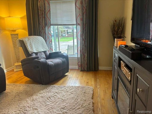 26126 N 26126 STUDENT Avenue, Redford Charter Township, MI 48239