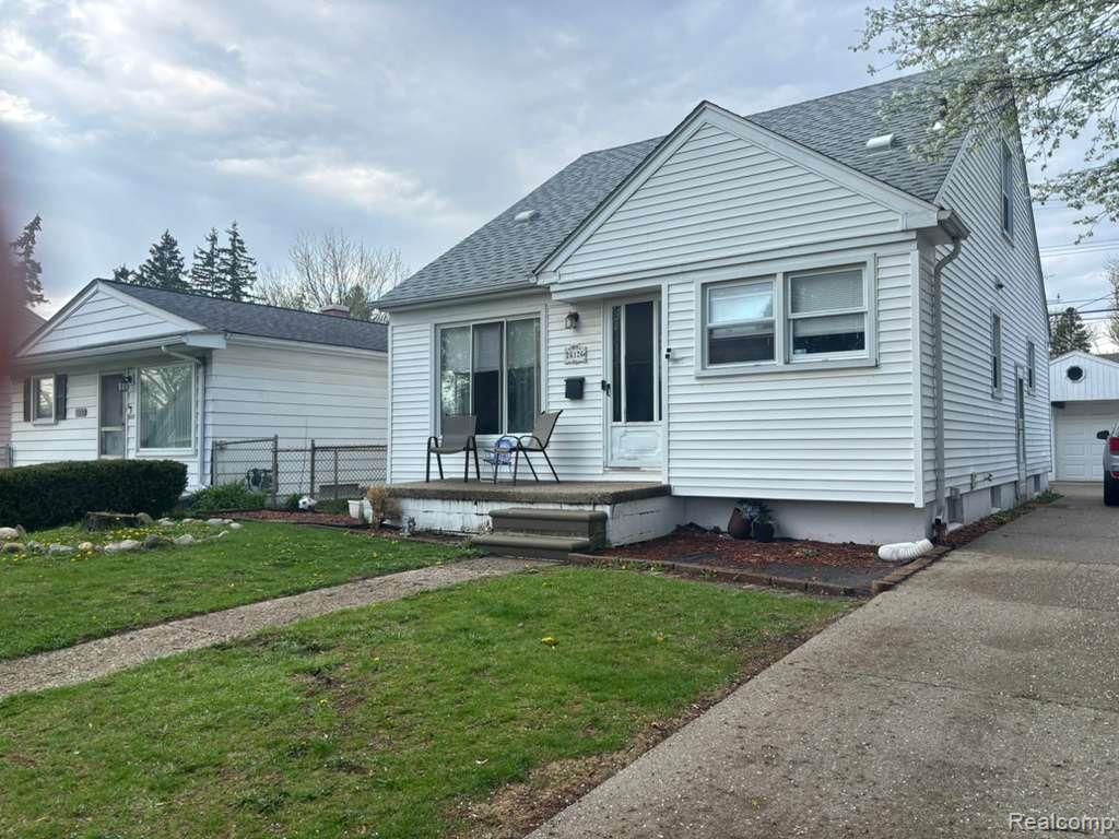 26126 N 26126 STUDENT Avenue, Redford Charter Township, MI 48239