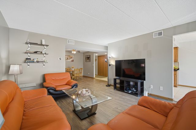 1380 Oakwood Avenue 306, Des Plaines, IL 60016