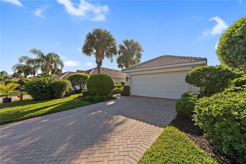 9933 Horse Creek RD, FORT MYERS, FL 33913 — photo 2