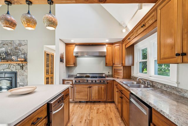 184 Hartland Hill Road, Hartland, VT 05048
