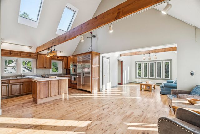 184 Hartland Hill Road, Hartland, VT 05048