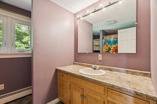 184 Hartland Hill Road, Hartland, VT 05048