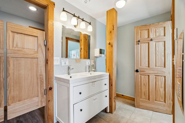184 Hartland Hill Road, Hartland, VT 05048