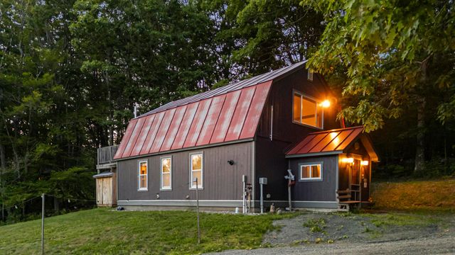 184 Hartland Hill Road, Hartland, VT 05048