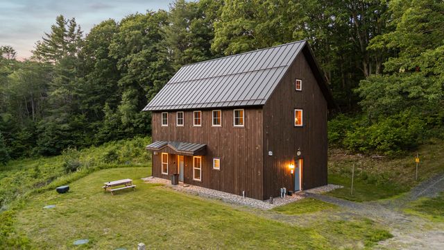184 Hartland Hill Road, Hartland, VT 05048
