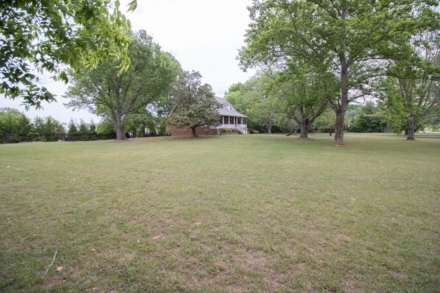 146 Volunteer Rd, Murfreesboro, TN 37128