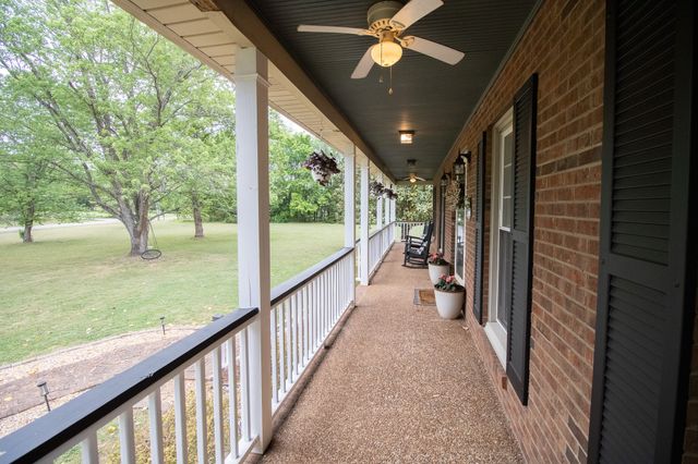 146 Volunteer Rd, Murfreesboro, TN 37128